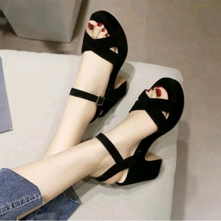 Hills/high heels Hak Tinggi. Estimasi Harga Rp. 69.000,- s/d Rp. 71.000,-