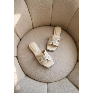 La Vita e Bella  5.0 27 Harper Sandal Flat Slides Canvas Wanita. Estimasi Harga Rp. 278.000,- s/d Rp. 279.000,-