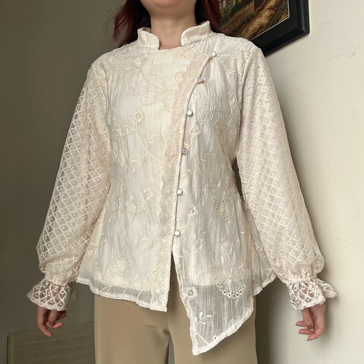 Atasan blouse wanita kerja. Estimasi Harga Rp. 238.000 s/d 240.000,-
